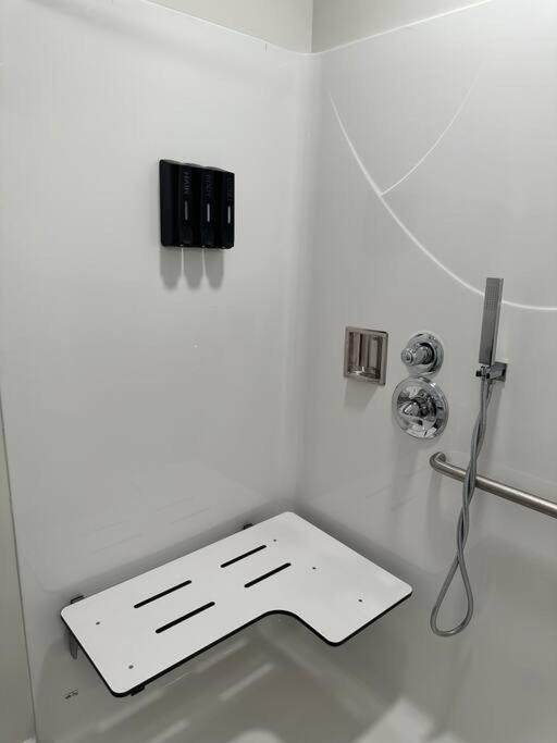 Apartment Haven, Walk To Little Italy & Wooster Square *