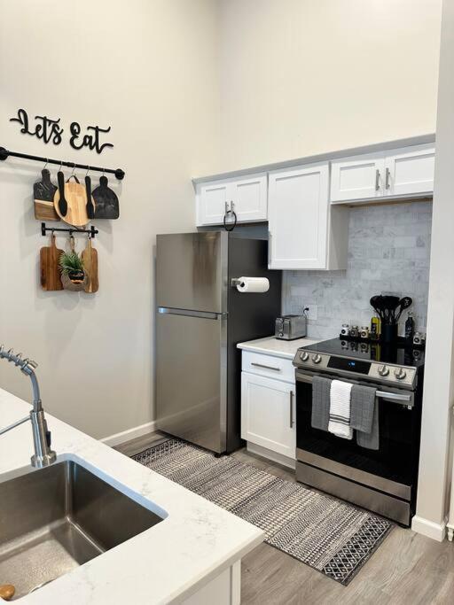 Haven, Walk To Little Italy & Wooster Square Apartment *